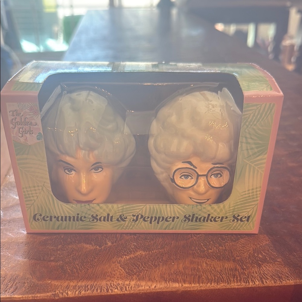 NEW IN BOX GOLDEN GIRLS SALT & PEPPER
SHAKER SET